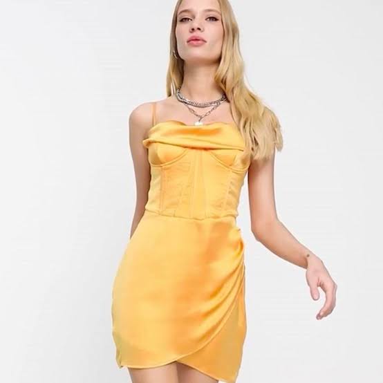 vestido naranja corset