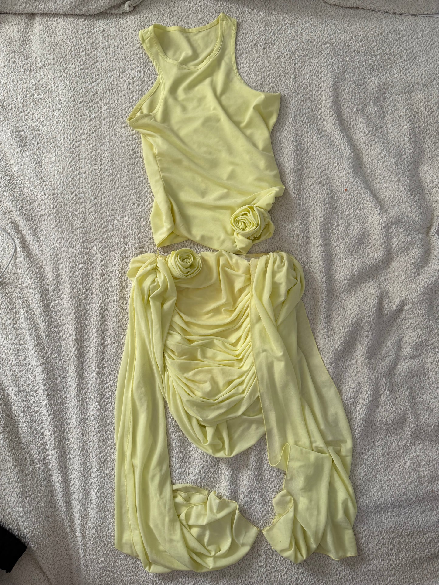 Set butter yellow con flores