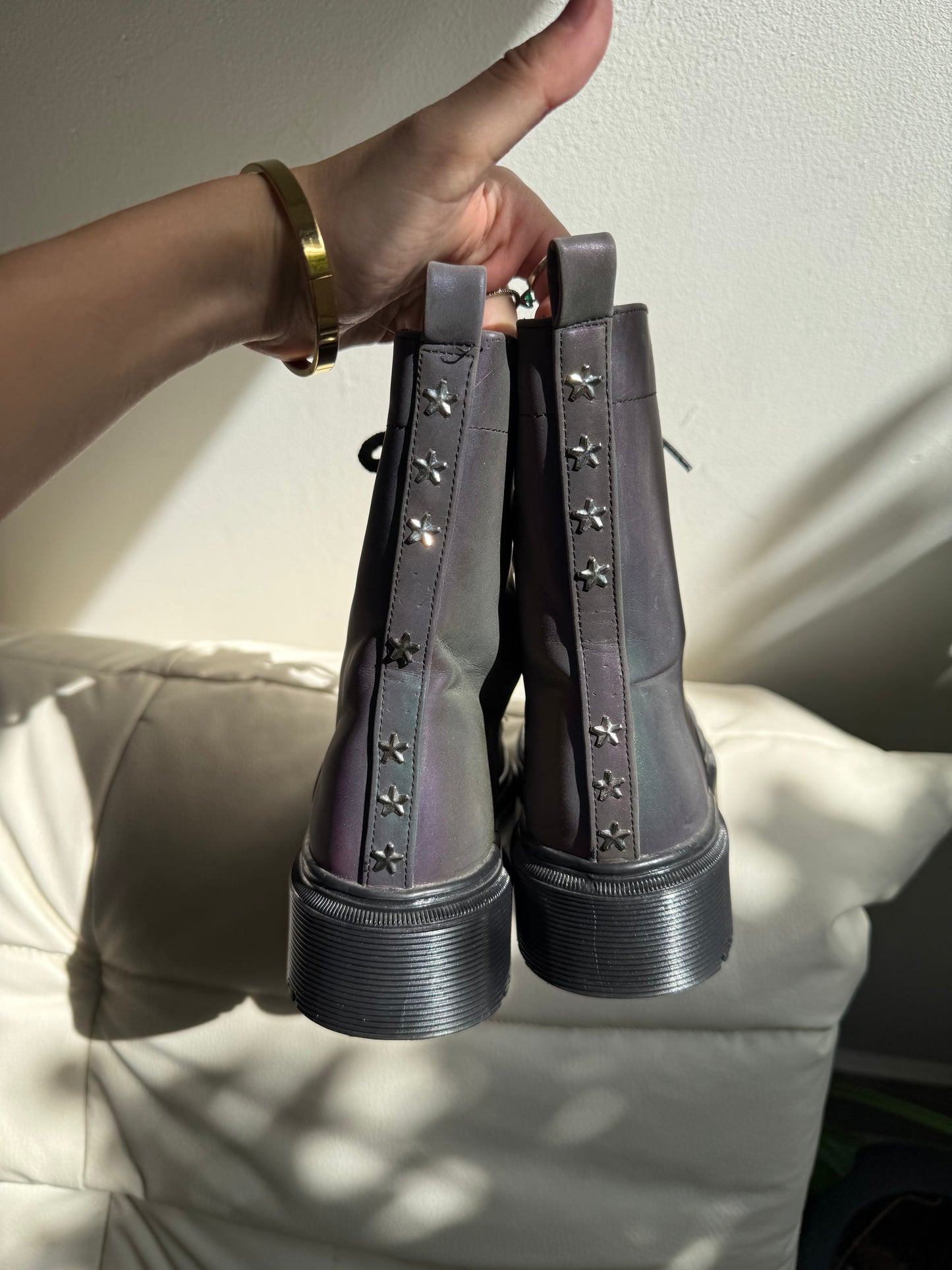 Botas reflectivas (le faltan estrellitas)