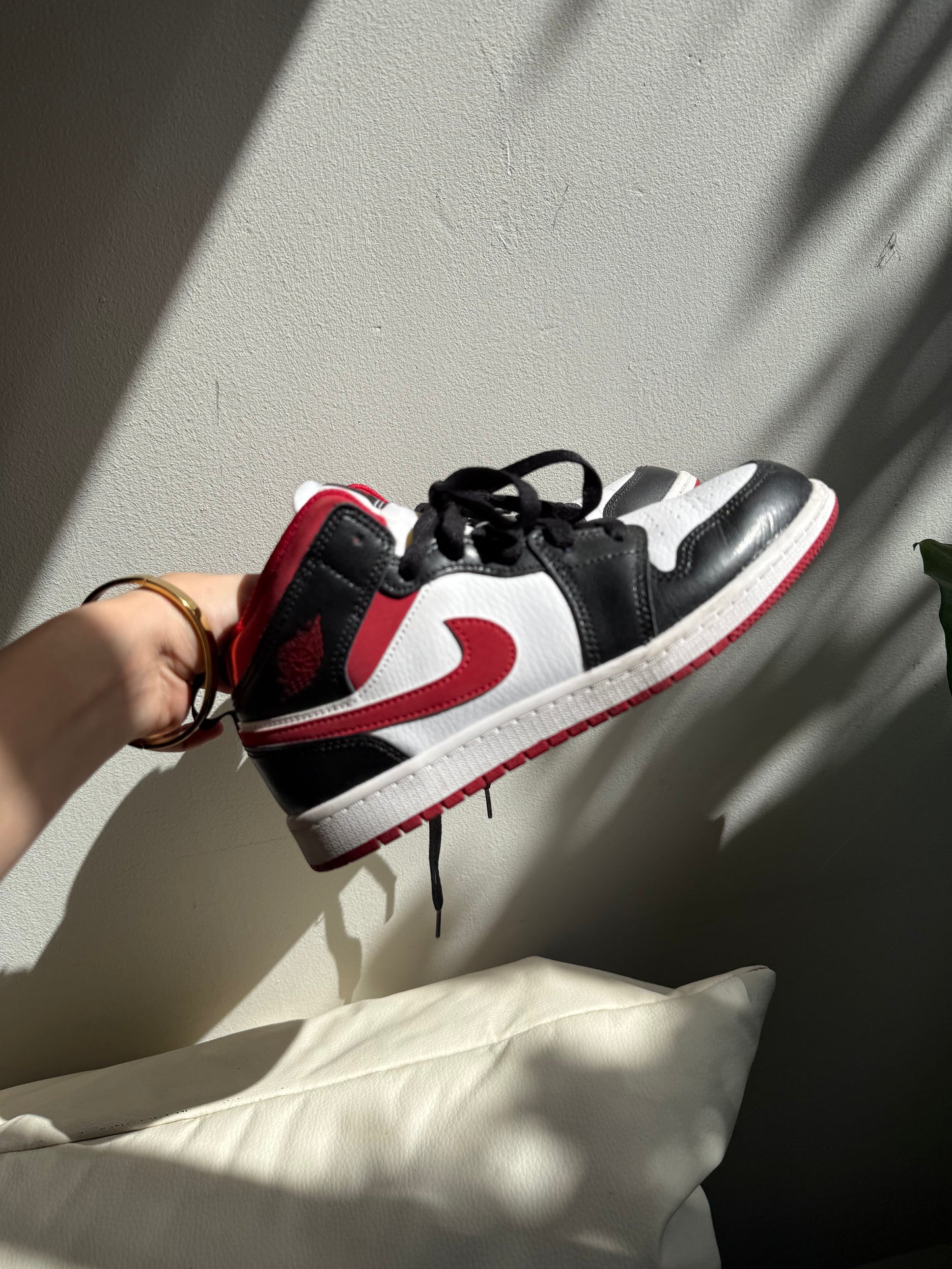 Nike Air Jordan Rojo con Negro (Talla de niños)