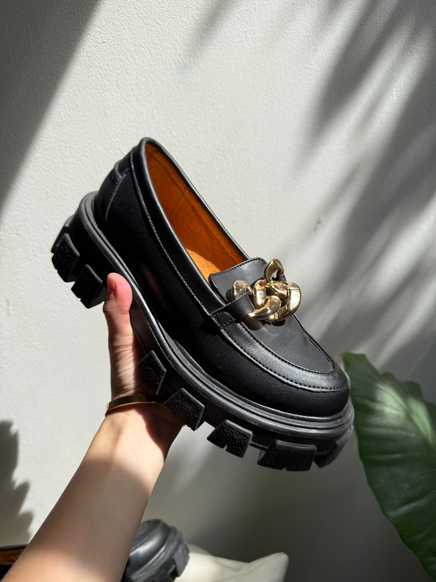 Zapaots con cadena y plataforma