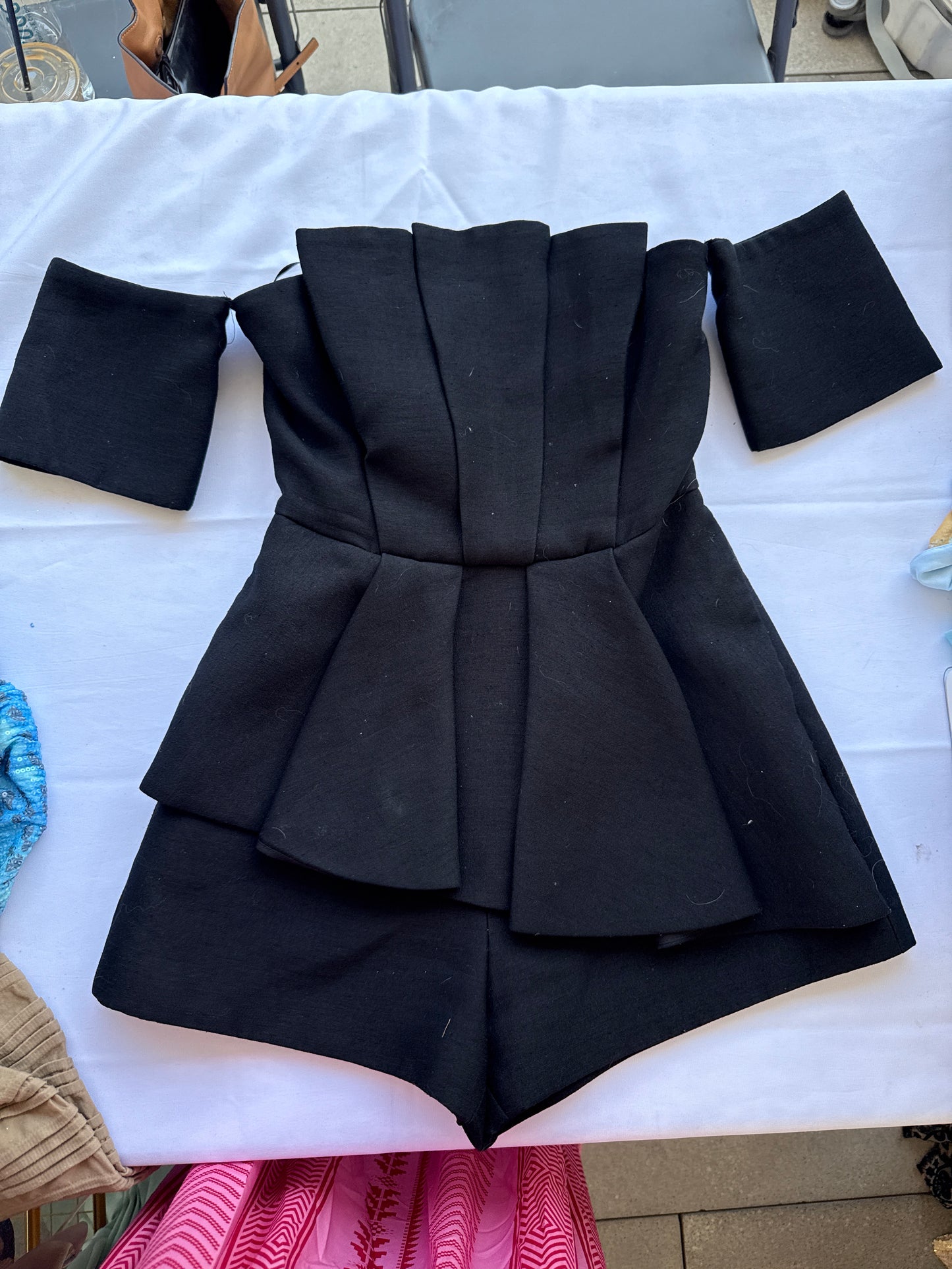 jumper off shoulder negro cmeo