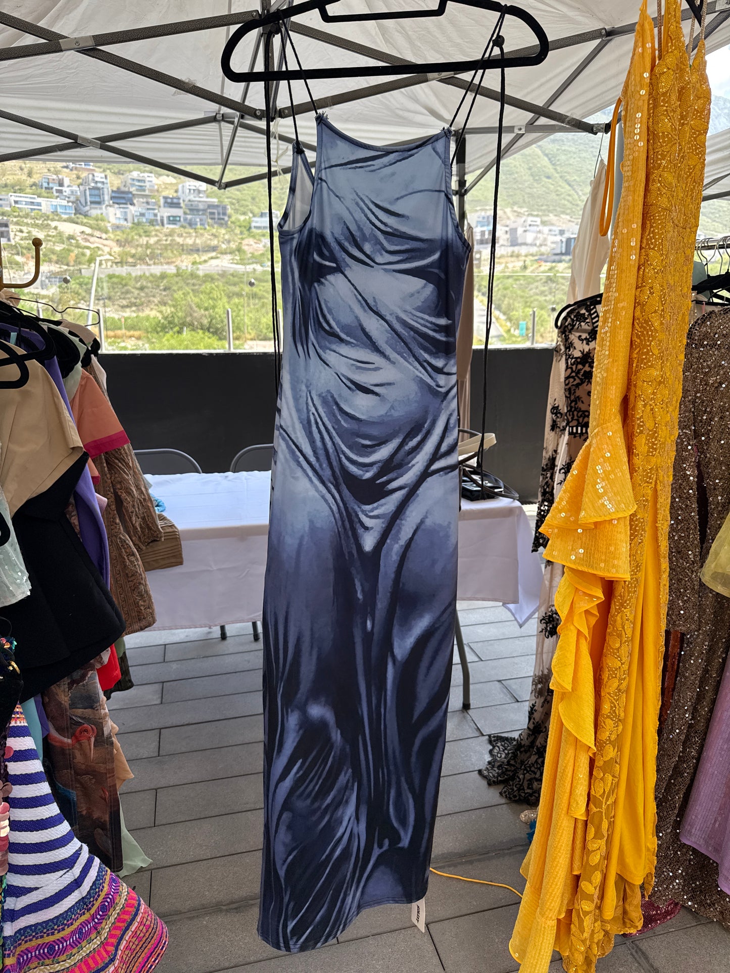 vestido efecto mojado